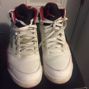 Jordan 5 fire red